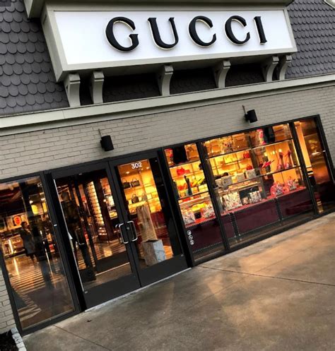 Top 10 Best Gucci Outlet in Vaughan, ON 